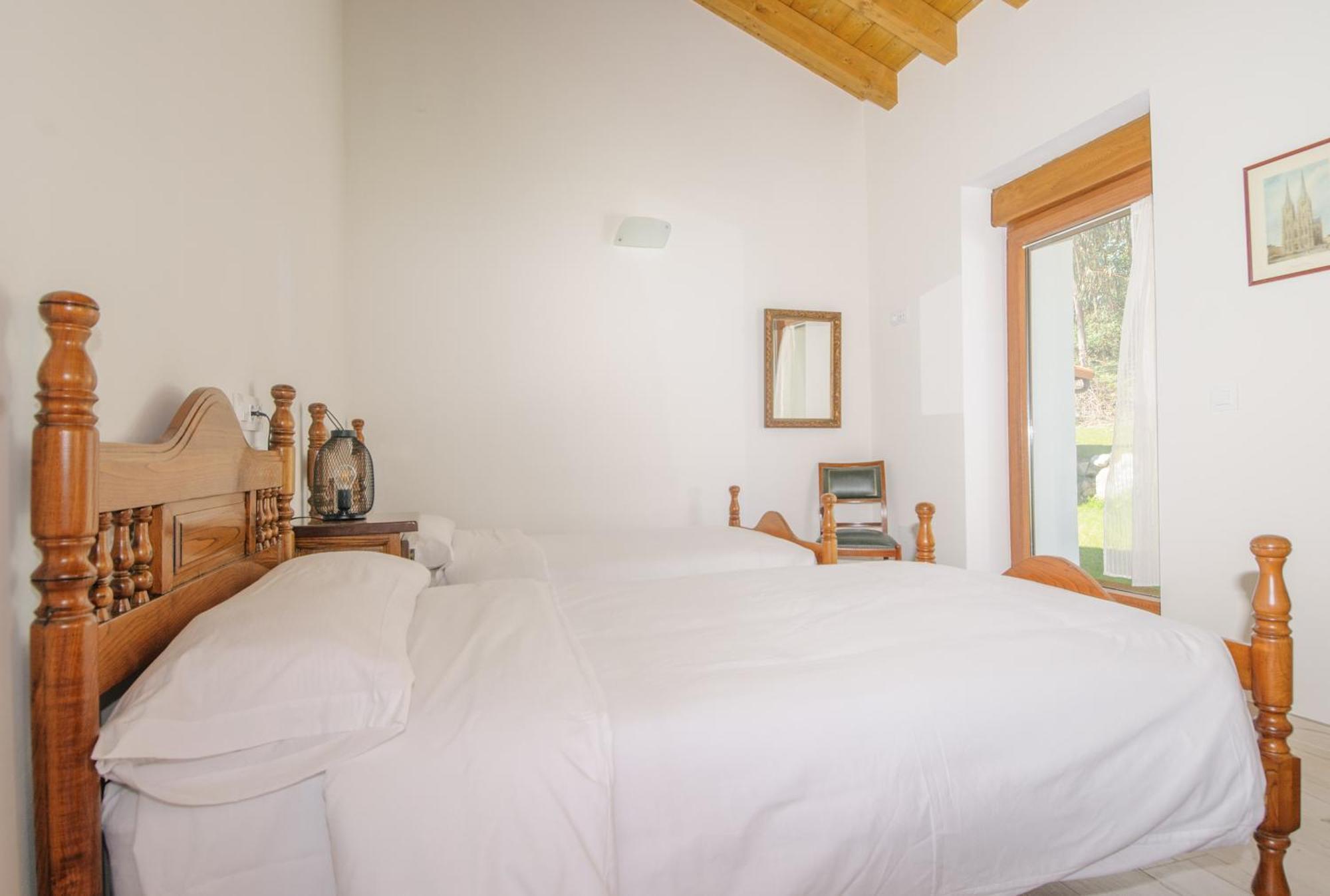 Apartamentos Rurales Las Garzas De Oyambre San Vicente De La Barquera Oda fotoğraf