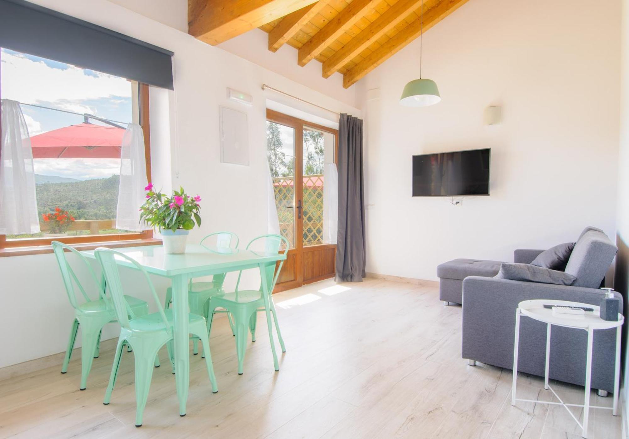 Apartamentos Rurales Las Garzas De Oyambre San Vicente De La Barquera Oda fotoğraf
